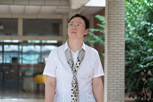 李丽娜在线观看,在线观看的精彩瞬间回顾